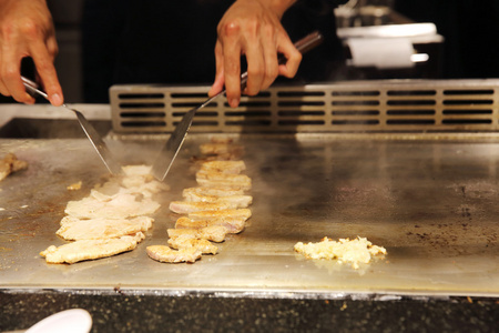 牛肉蔬菜铁板烧日本料理图片