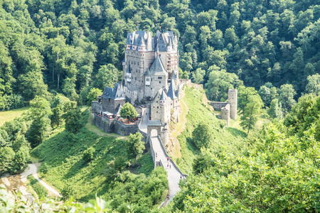 历史的城堡在 Eifel Eltz