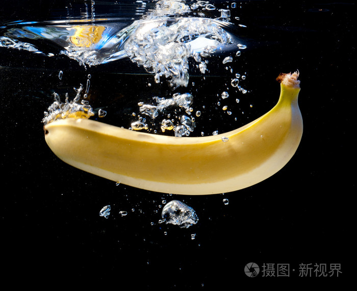 香蕉水中