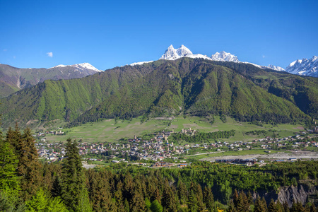 斯瓦涅季山，乌什巴山山梅斯市 fr 视图