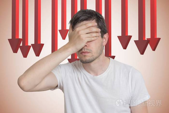 人是从经济衰退感到失望糟糕的投资或经济c