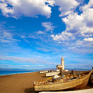 Cabo de Gata 在 San Miguel 海滩萨利纳斯教会