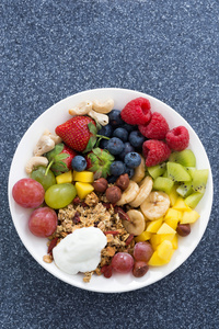 健康早餐浆果 水果 坚果的新鲜食物