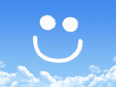 从云在蓝蓝的天空中的笑脸照片