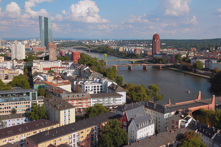 欧洲城市 河流 桥梁。法兰克福，德国