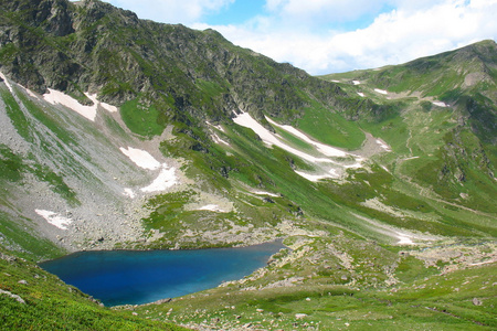 高加索地区。在山中湖