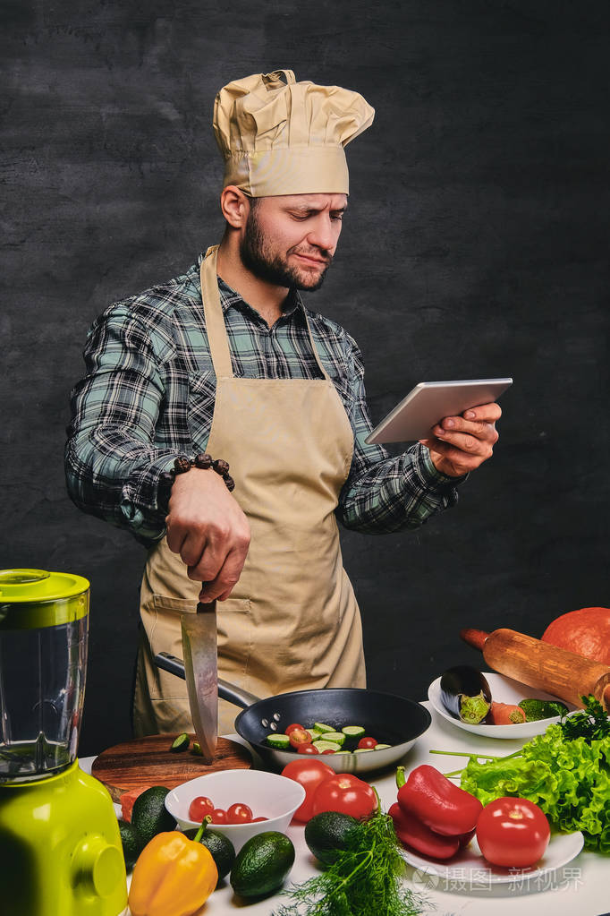 男厨师做饭素食主义者