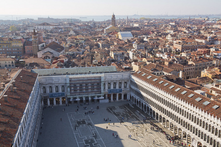 威尼斯的圣马可钟楼从一个视图