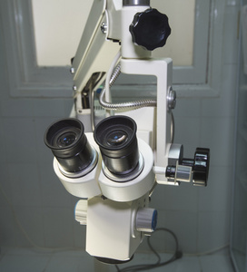 高科技显微镜在手术室