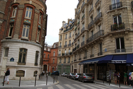 巴黎市中心街道视图
