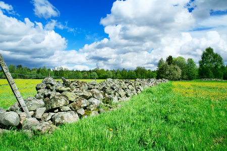 石围墙分离农场的理由图片