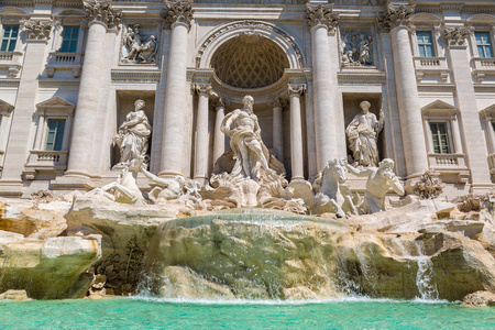 在罗马的喷泉 di trevi