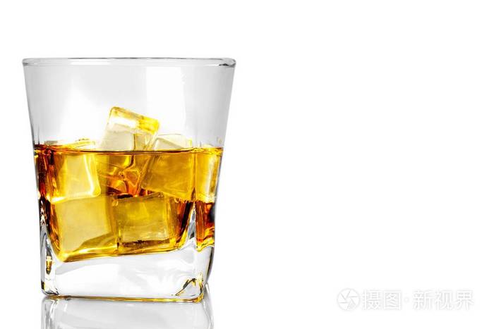 杯威士忌和冰