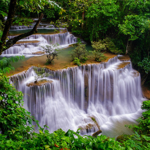 北碧府，泰国的淮梅卡闵瀑布