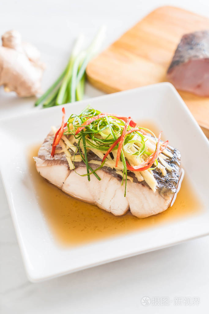 豉油蒸鲷鱼