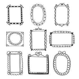 在白色背景上的老式相框学校铅笔盒与文具设置隔离在白色背景.