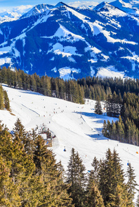 山坡上的滑雪胜地 Hopfgarten，奥地利蒂罗尔