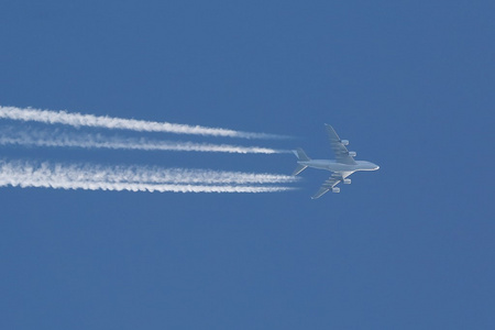 清除高度飞机在巡航高度照片