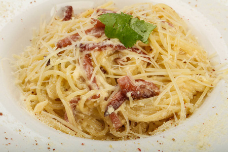 与干酪面食 carbonara