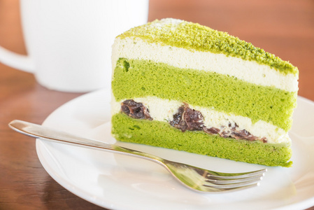 绿茶蛋糕与成熟的芒果抹茶绿茶慕斯蛋糕中国的月球蛋糕和绿茶为中秋节