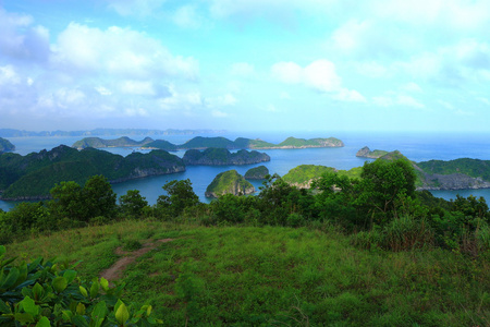 猫巴群岛和岩层