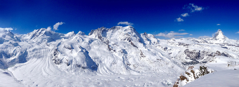 全景雪山晚霞马特宏峰雪山全景图照片