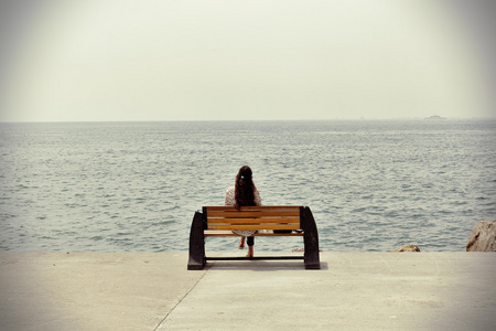 晕女孤独的女人照片