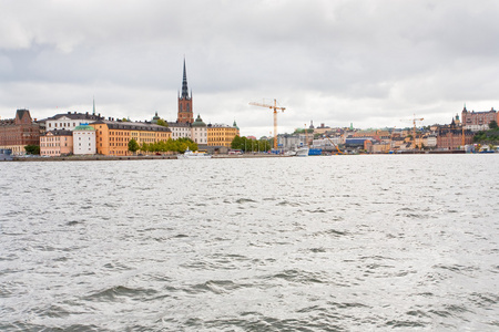 海滨上和查看骑士教会在斯德哥尔摩