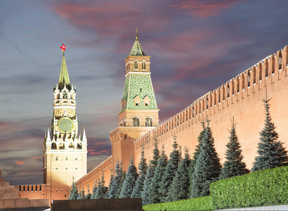 在晚上，红场，莫斯科，俄罗斯   最流行的看法的莫斯科克里姆林宫的视图