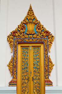 门上的传统泰式风格