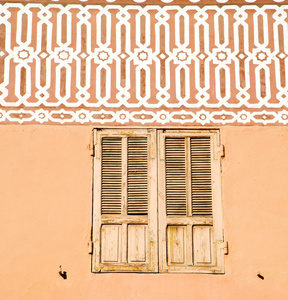 在摩洛哥橙色建筑沃尔玛砖历史窗口