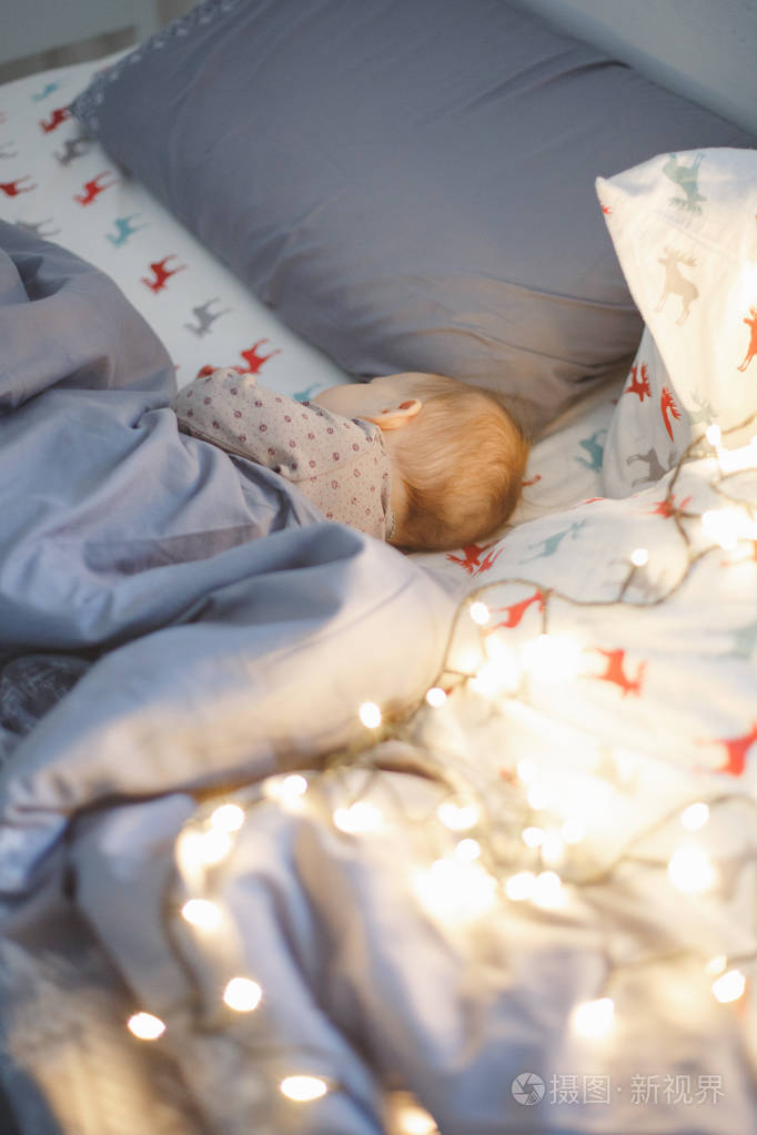 女婴睡觉照片-正版商用图片0c7ubp-摄图新视界