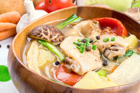 鸡肉蔬菜汤图片