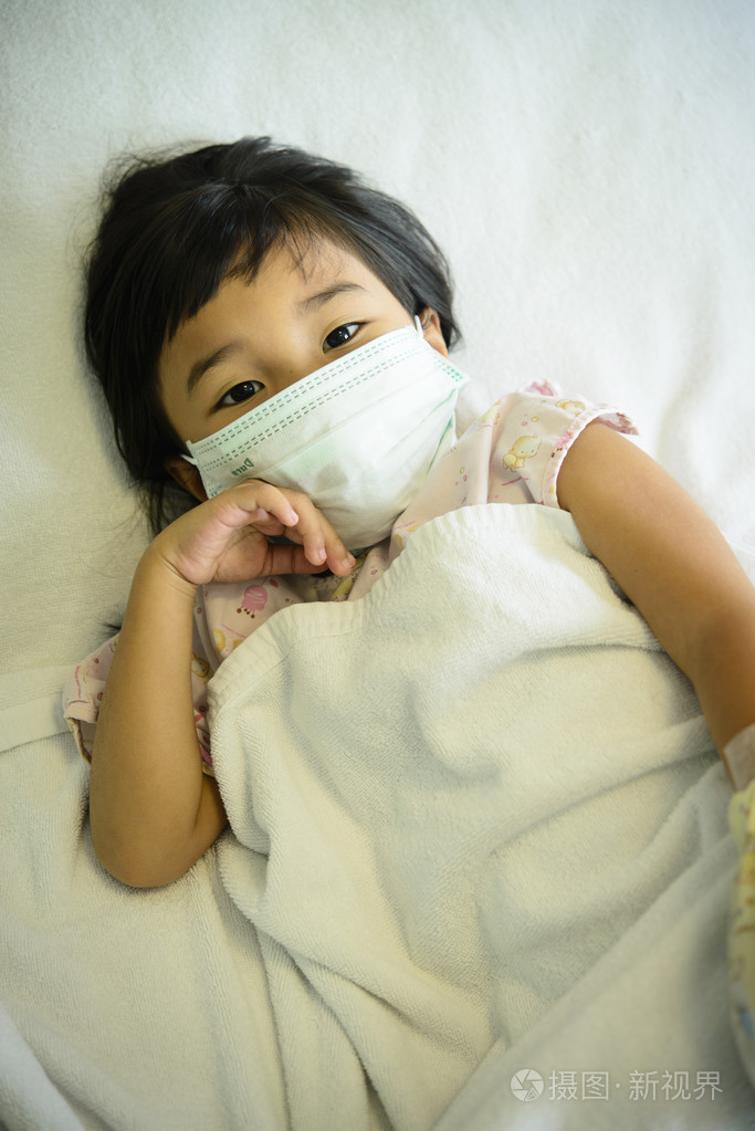 孩子生病在医院用面具