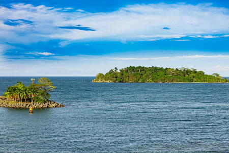 两个岛屿在波多黎各 Limon 港口哥斯达黎加