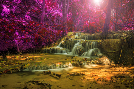 在泰国的奇妙瀑布