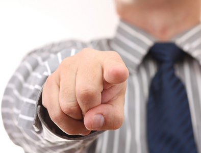 手的手指指向照片