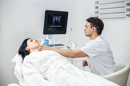 甲状腺结节检查图片