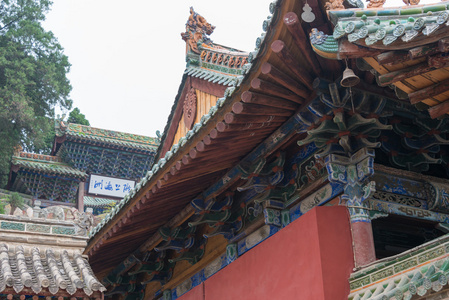 天水，中国2014 年 10 月 8 日 在 yuquanguan 寺的屋顶。著名寺院，天水，甘肃，中国