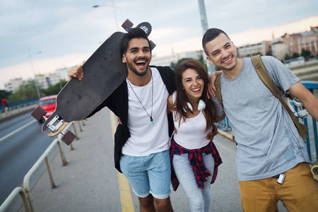 一起出去玩图片