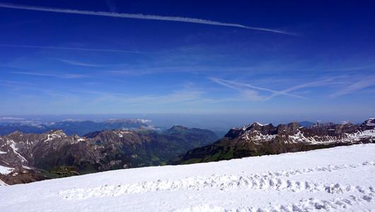 铁力士雪山风光