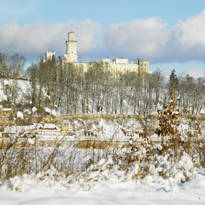 赫卢博卡 nad vltavou 城堡