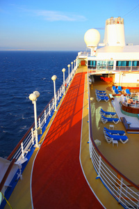 游轮甲板线图片