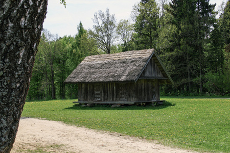 一个可爱的农舍图片-一个可爱的农舍素材-一个可爱的农舍插画-摄图新