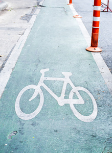 绿色的自行车车道