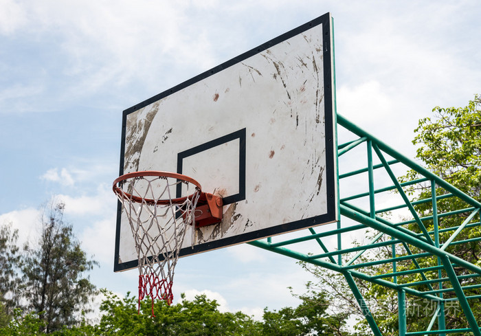 老篮球架