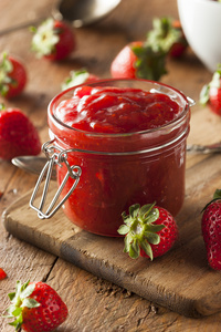 自制有机草莓果冻照片