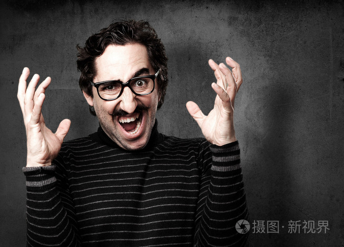 迂腐的男人愤怒的表情照片-正版商用图片0cbz60-摄图新视界