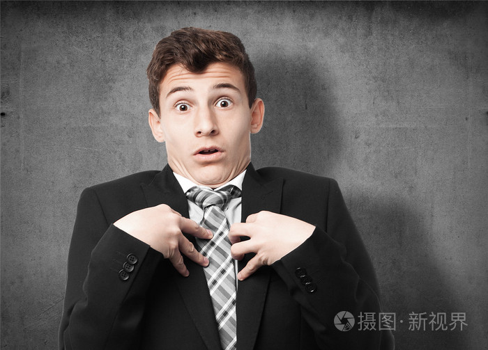 指着自己的商人