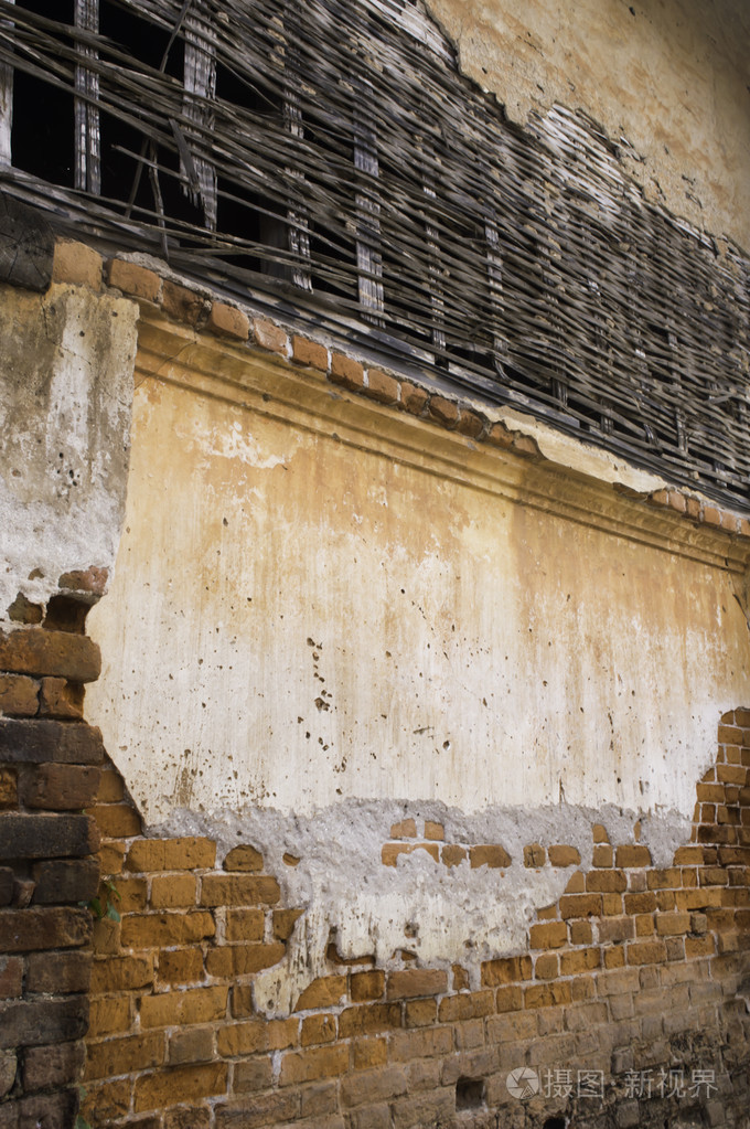 老房子的砖墙和竹
